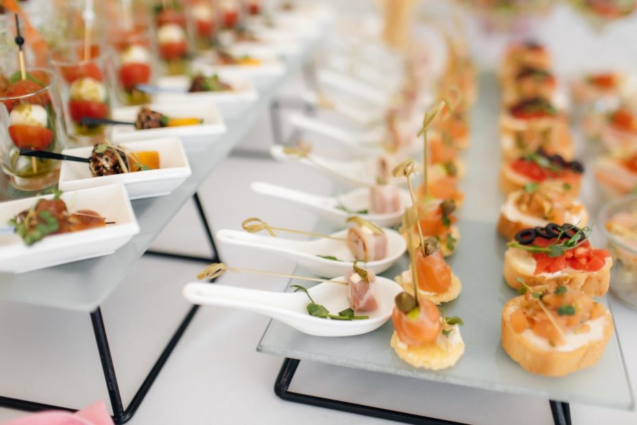 ¿Cuáles Son Los Tipos De Catering Existen? | Roshan Eventos